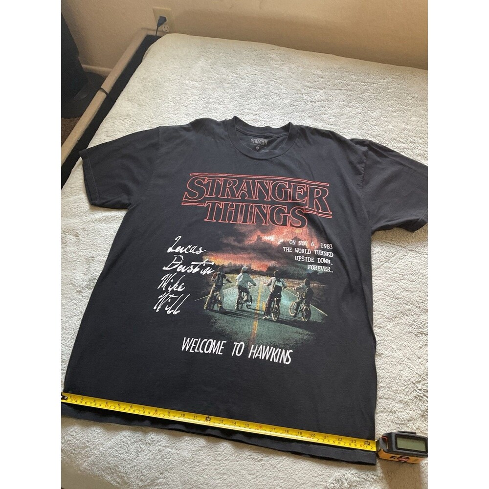 Stranger Things Black Short Sleeve Shirt  2020 Netflix Size X L Show Halloween